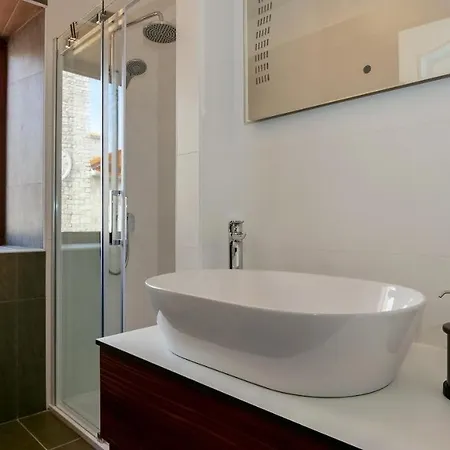 Alojamento de Acomodação e Pequeno-almoço Old Town Rab Rab Town