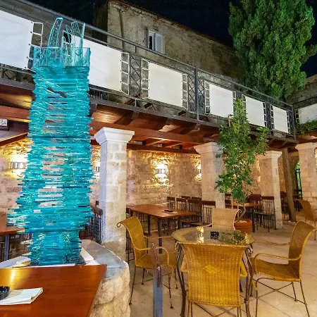 Couette-café Old Town Rab 3*