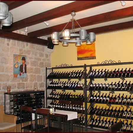 Alojamento de Acomodação e Pequeno-almoço Old Town Rab