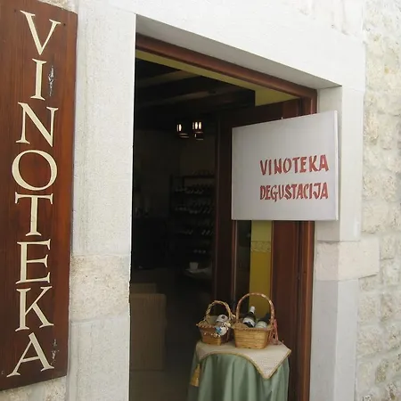 Old Town Rab Alojamento de Acomodação e Pequeno-almoço