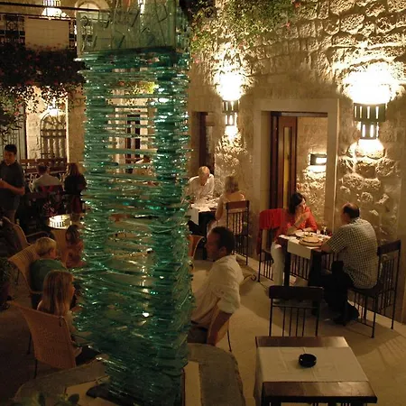 Alojamento de Acomodação e Pequeno-almoço Old Town Rab 3*