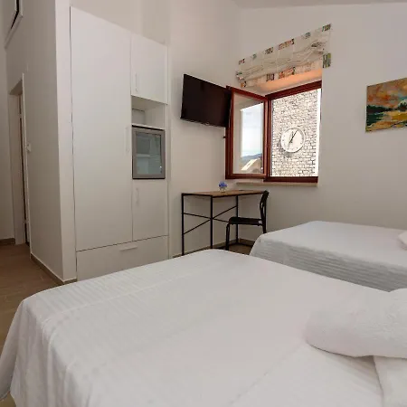 Bed & Breakfast Old Town Rab 3*