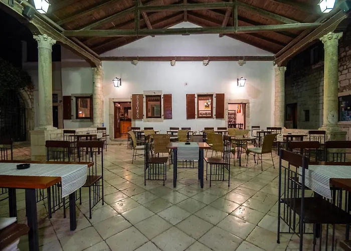 Old Town Rab Oda ve Kahvaltı 3*